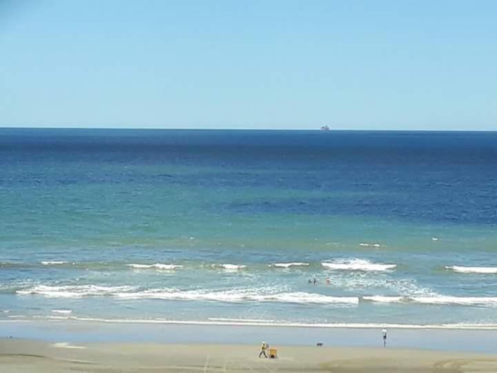 Frente Mar Piscina Churrasqueira Wifi Garagem Portaria 24Hs Apartament Solemar Zewnętrze zdjęcie